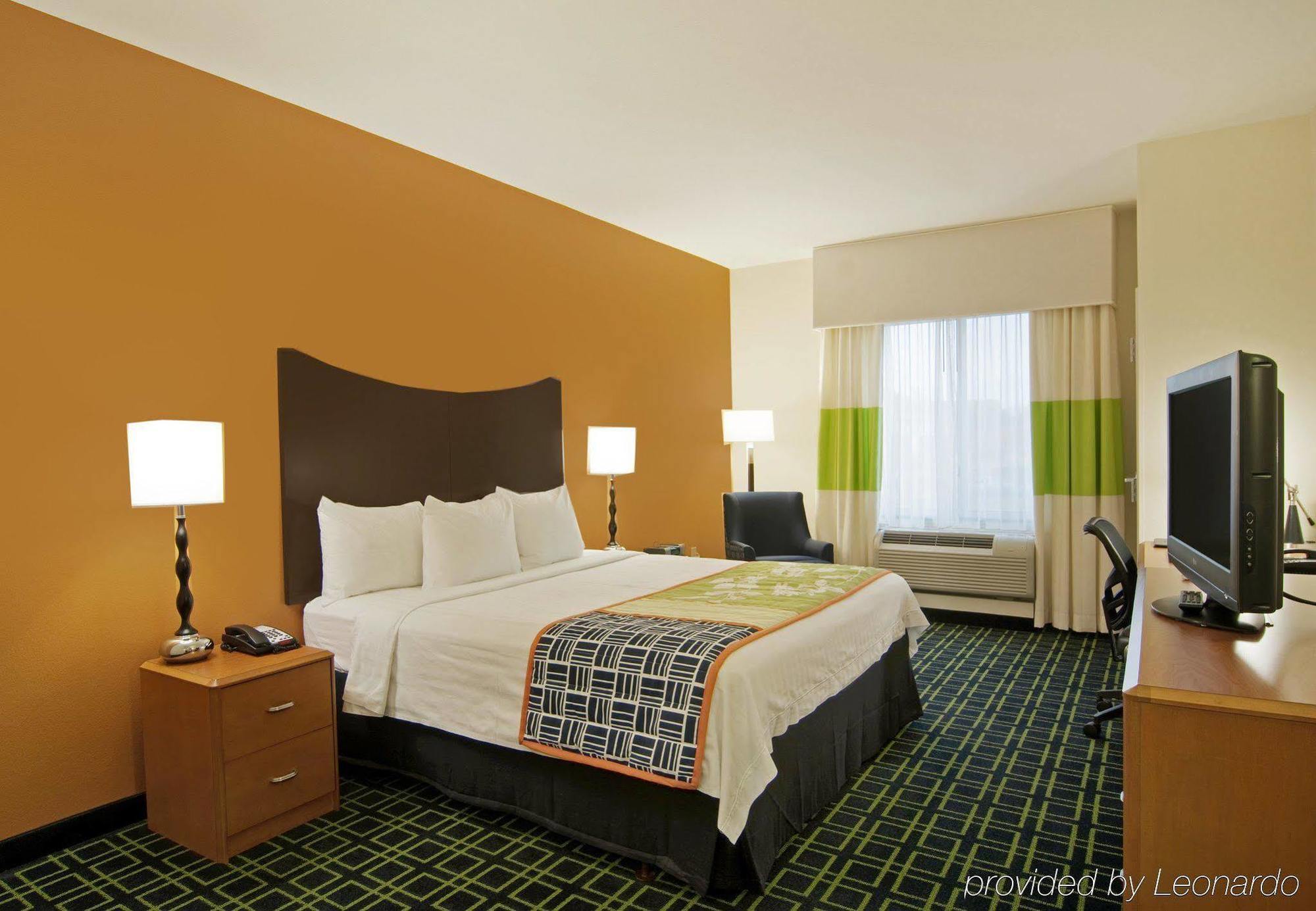 Fairfield Inn & Suites Houston Ченелвью Номер фото