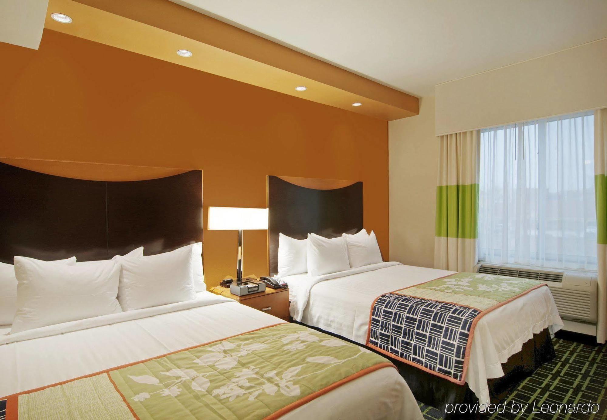 Fairfield Inn & Suites Houston Ченелвью Номер фото